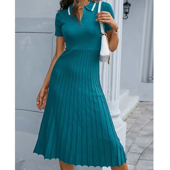 Color block collar pleated sweater dress burgundy - Picture 2 of 15